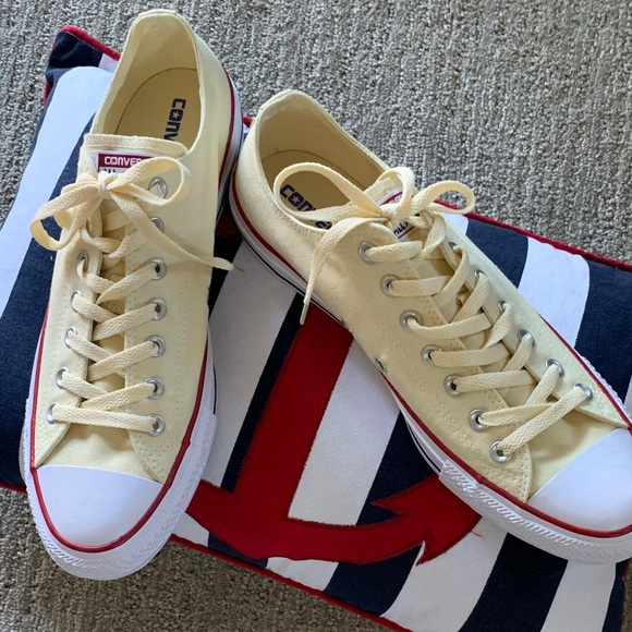 NEW Converse Men's Yellow Canvas All⭐️Star Sneakers👟 - Picture 1 of 5